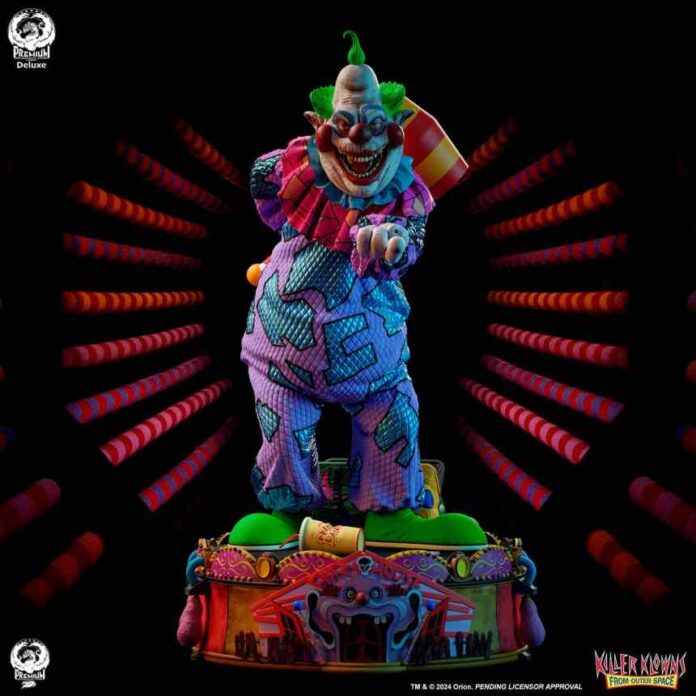 Killer Klowns from Outer Space’s Jumbo invades your collection with this statue