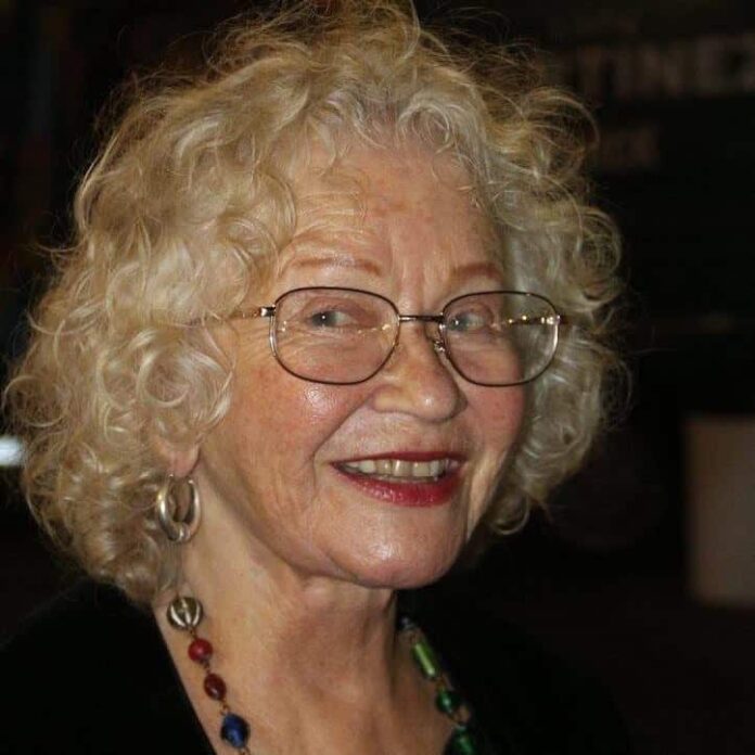 Comic pioneer Trina Robbins has passed