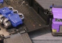 Blokees Build: Transformers Wheels CT02 SG Optimus Prime – Graphic Policy Blokees Build: Transformers Wheels CT02 SG Optimus Prime - Graphic Policy